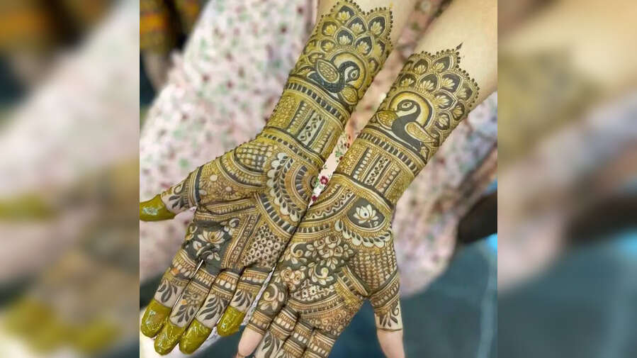 Mehndi Design For Karwachauth फूल हैंड मेहंदी डिजाइन्स