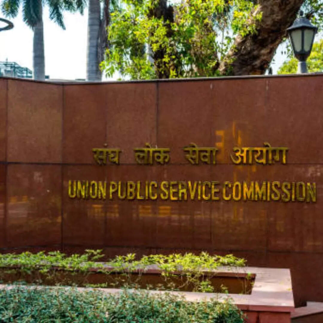 एक साल में कितने IAS