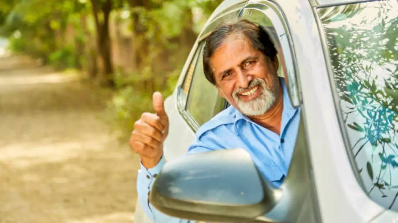 4. स्लीपर कोच बसें