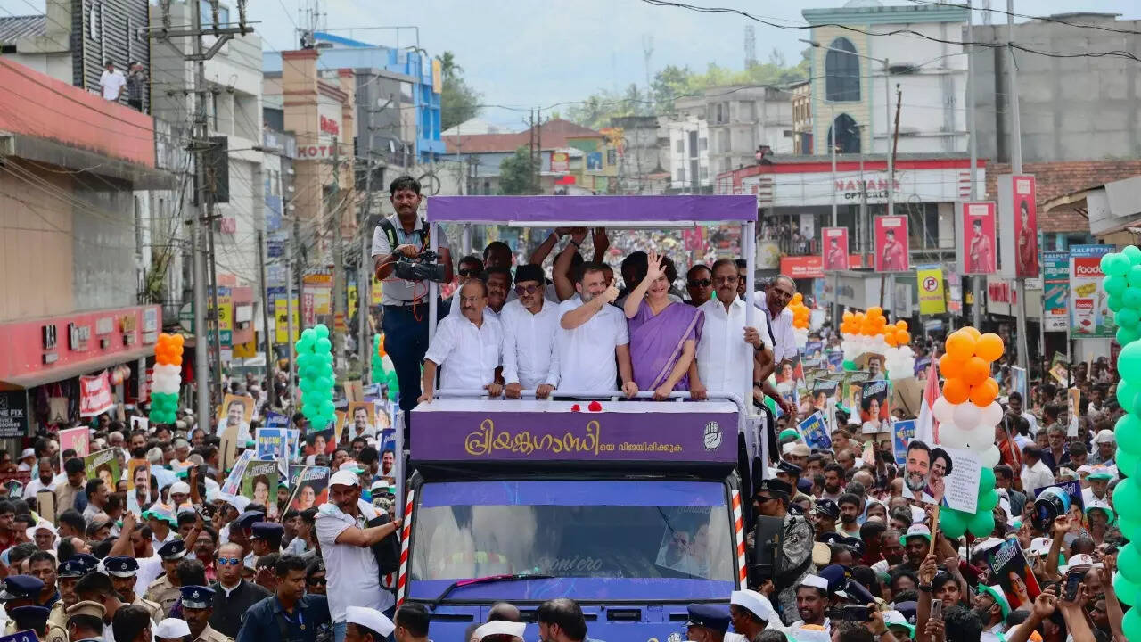 प्रियंका गांधी ने कलपेट्टा में एक विशाल सभा को संबोधित किया