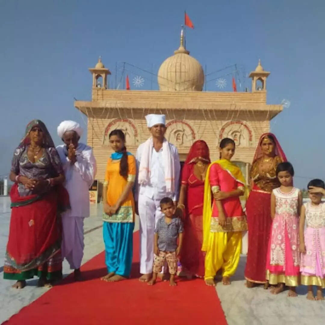कैसे पहुंचे मुक्ति धाम मुकाम मंदिर