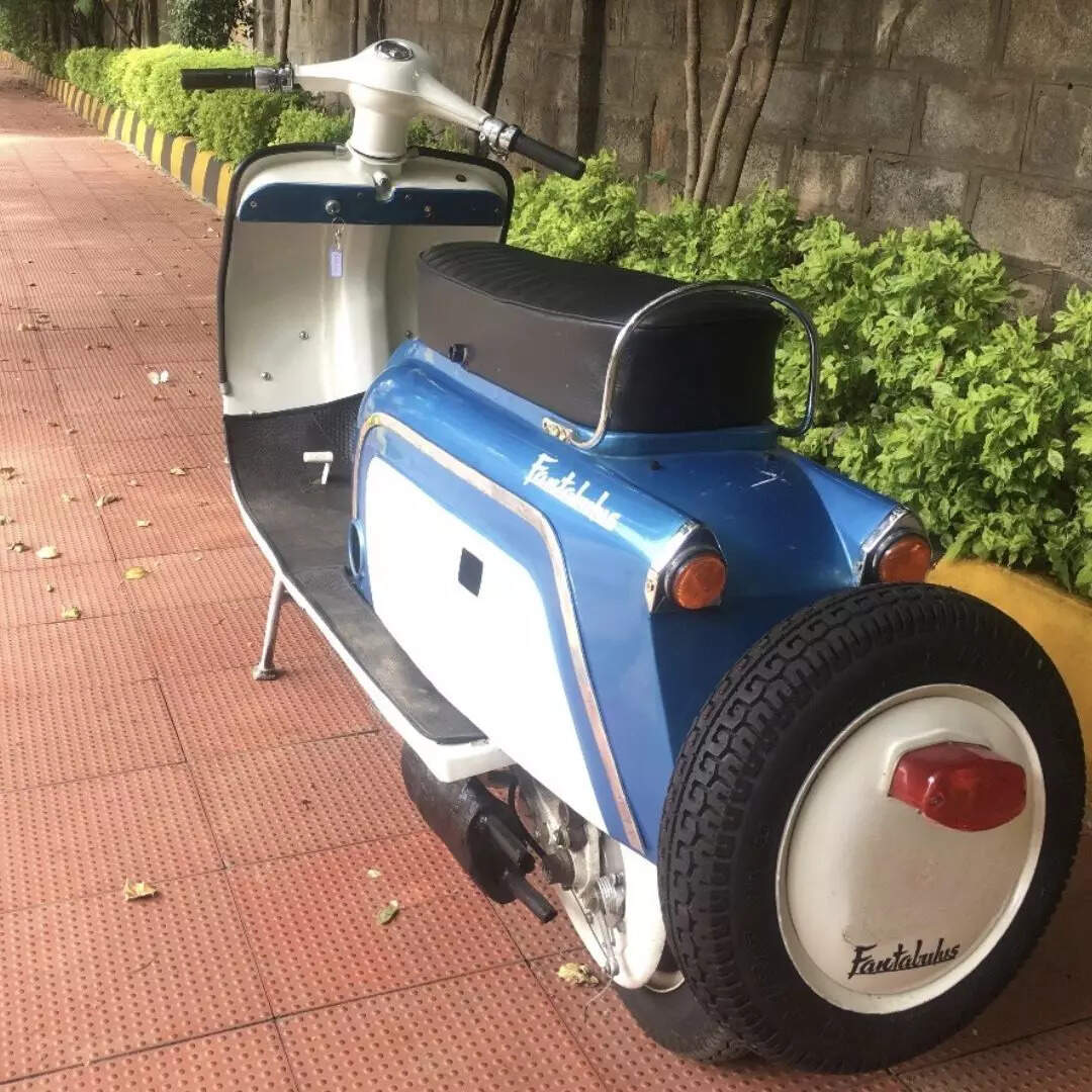 गिनती की बची स्कूटर