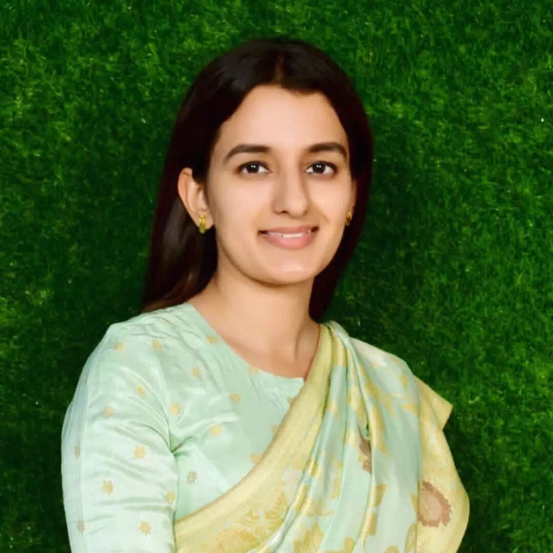 Success Story of SDM Sangeeta Raghav UP PCS Rank 2 Topper Become SDM to ...