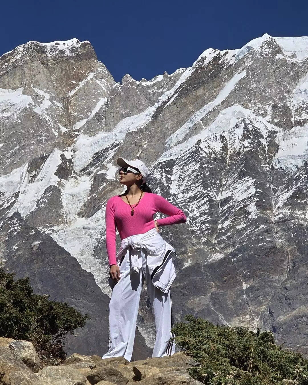 सोशल मीडिया पर हुईं ट्रोल