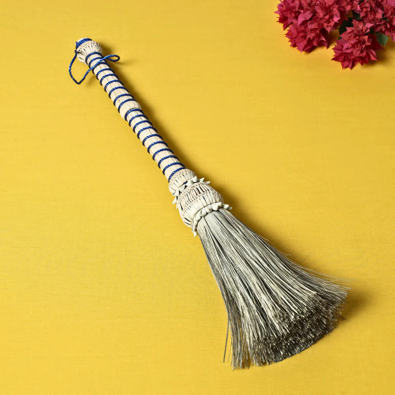 झाड़ू लगाना न भूलें