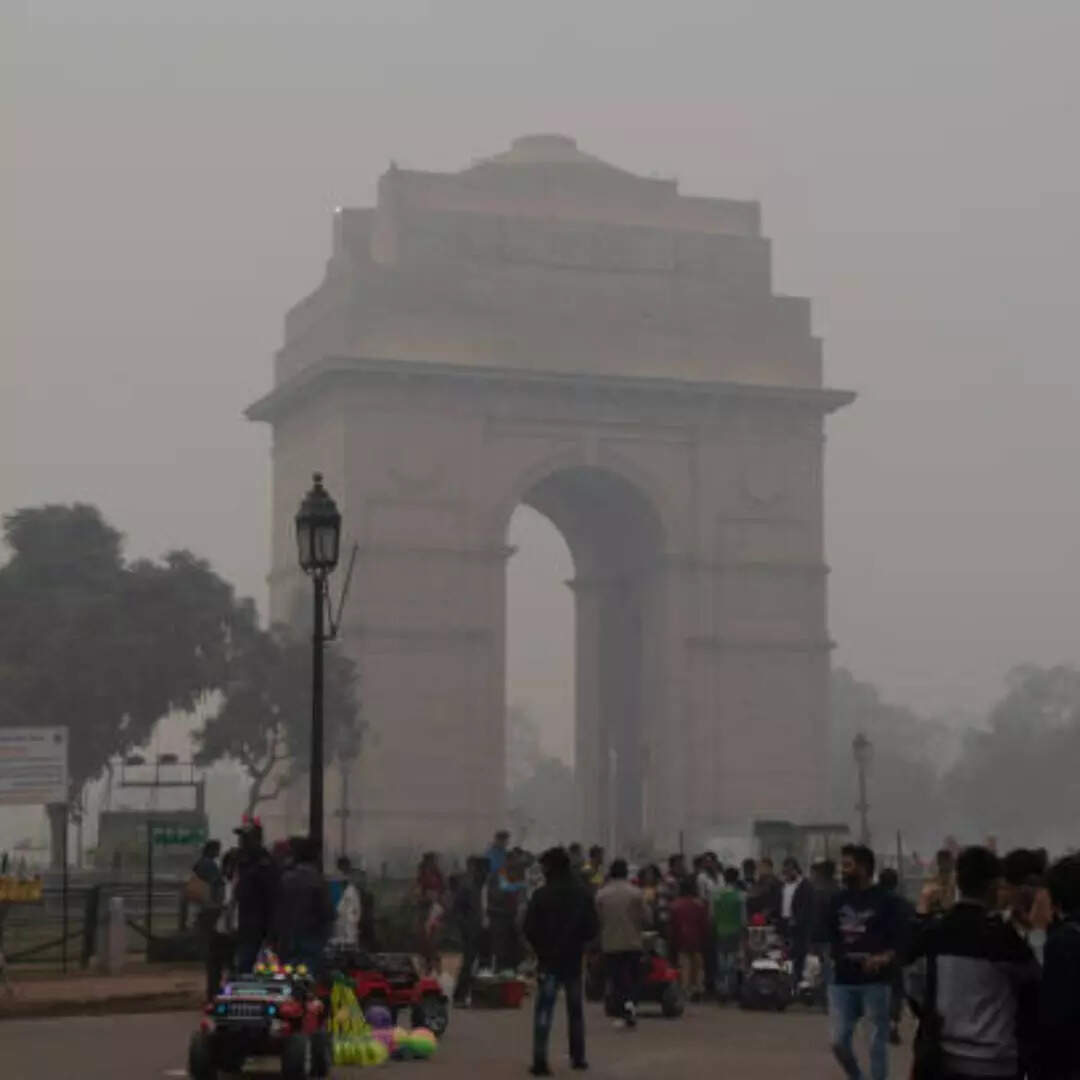बेवजह न निकलें बाहर