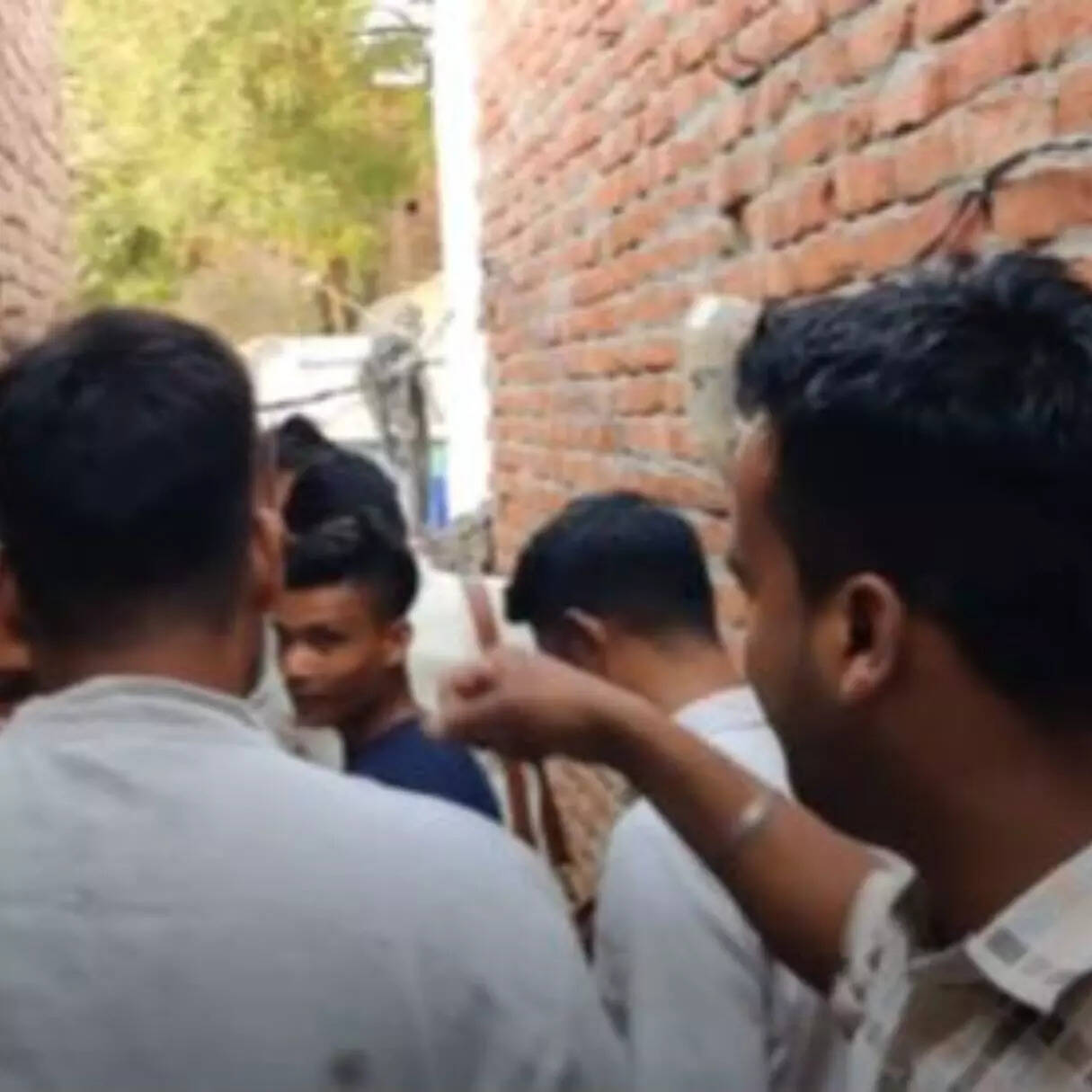 शहर से जुड़ा हुआ है गांव