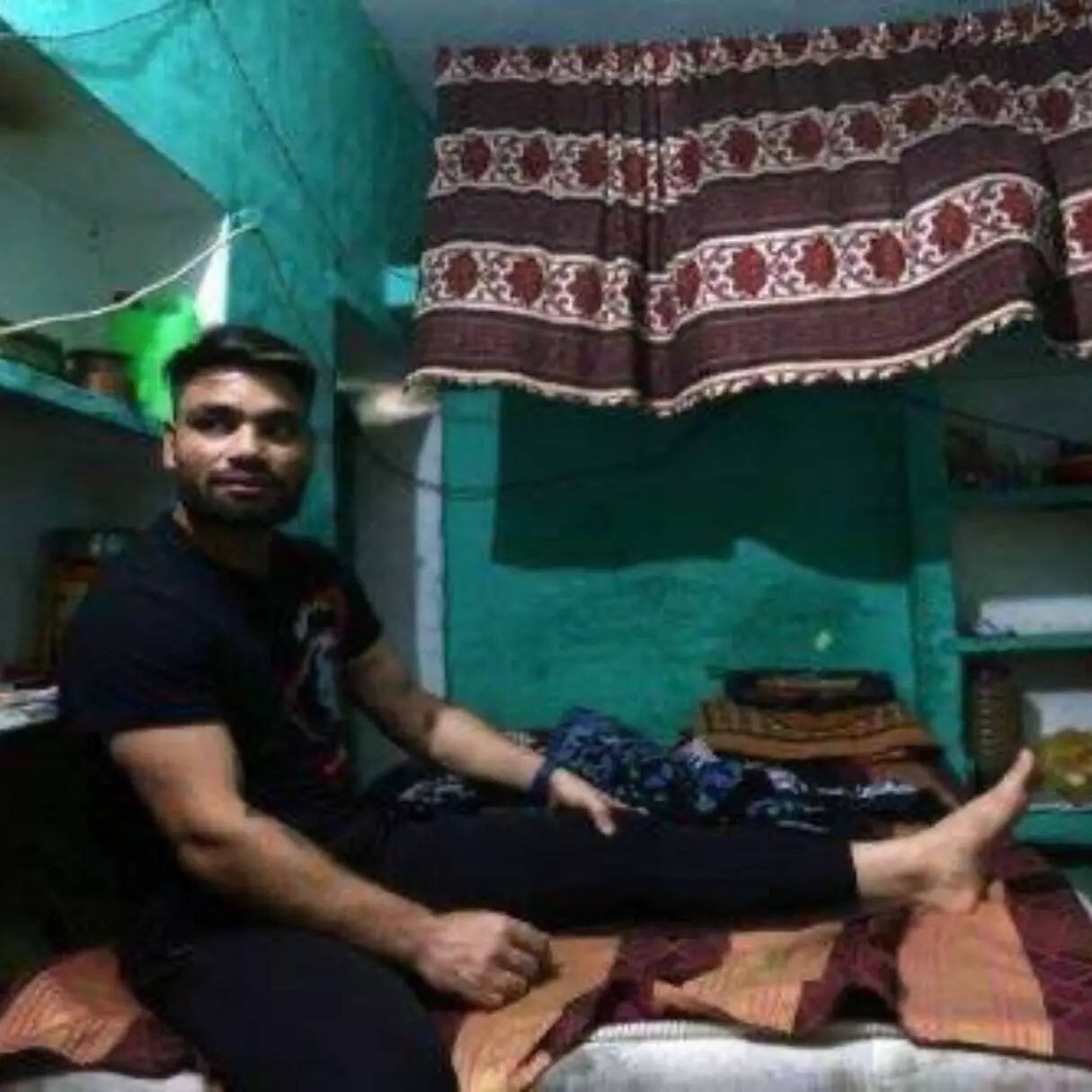 गरीब परिवार से आते हैं रिंकू सिंह