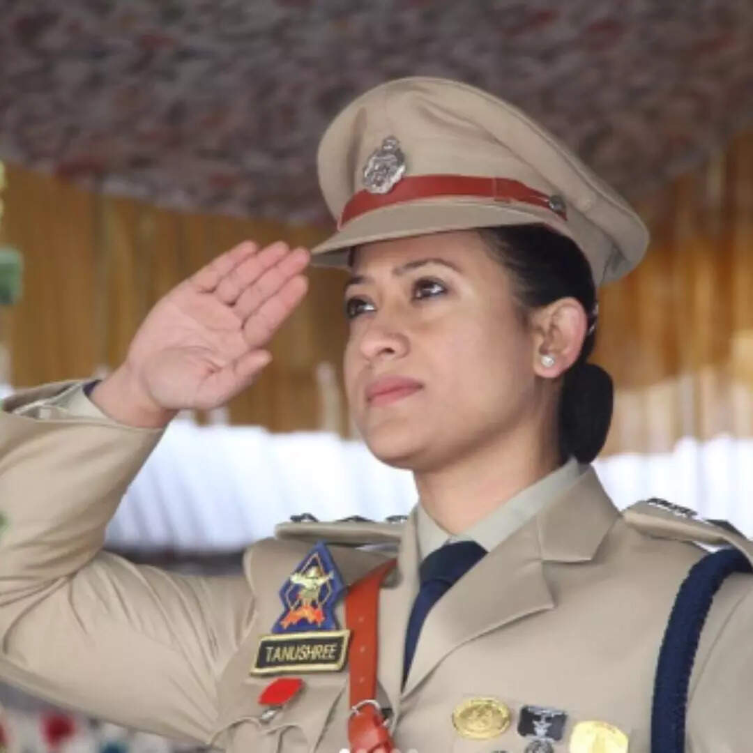 DIG की बेटी ने खुद की पहनाई पहचान, IPS बनने के लिए असिस्टेंट कमांडेंट ...