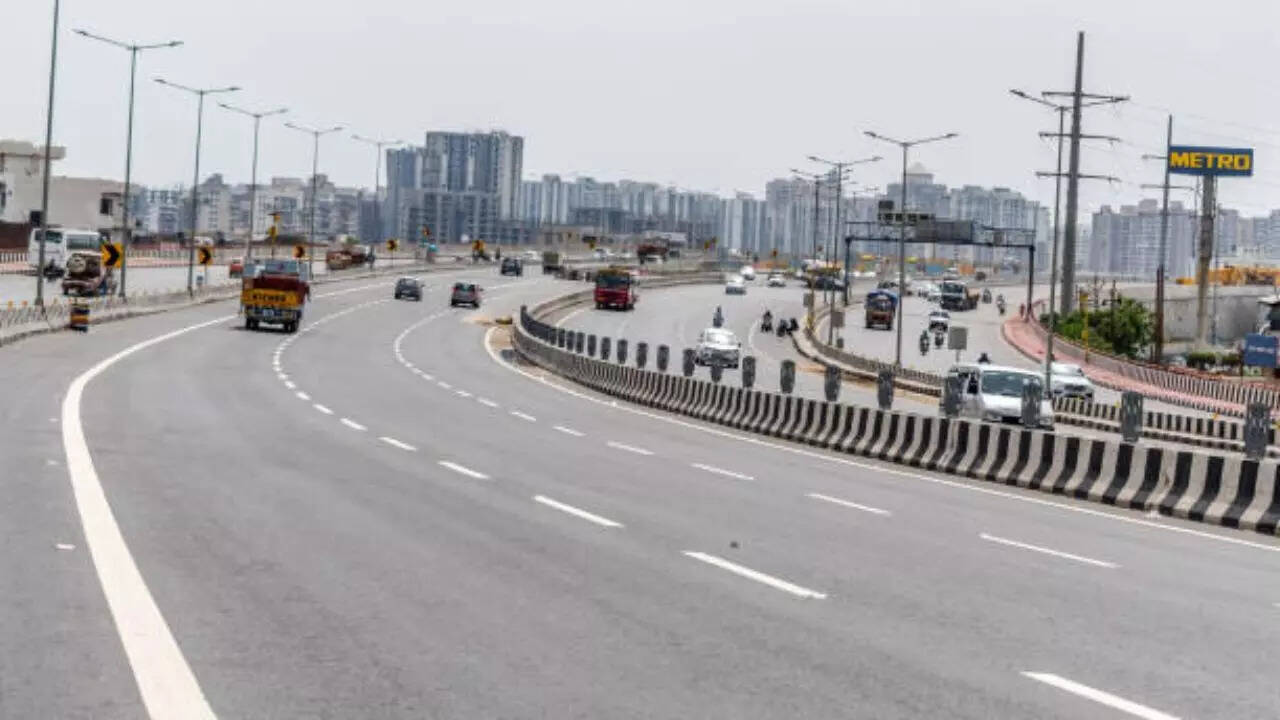 दिल्ली मेरठ एक्सप्रेसवे कई फेजों में है बंटा