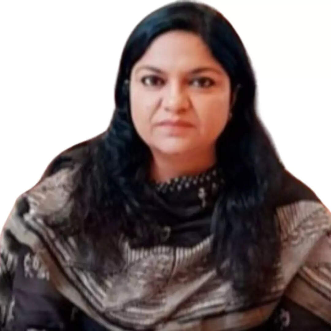 देश की सबसे कम उम्र की IAS अधिकारी