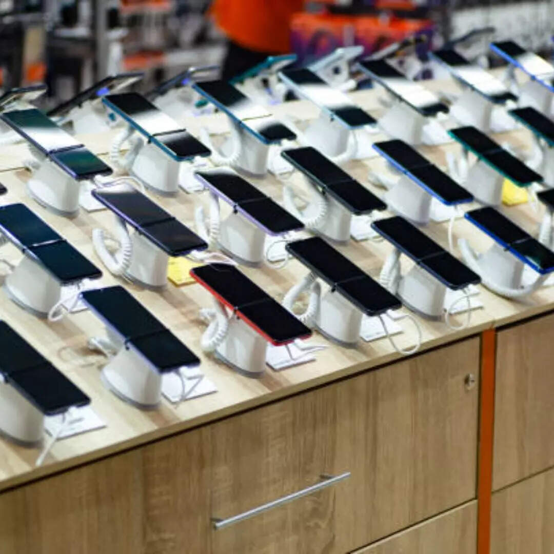 स्मार्टफोन खरीदना हुआ आसान