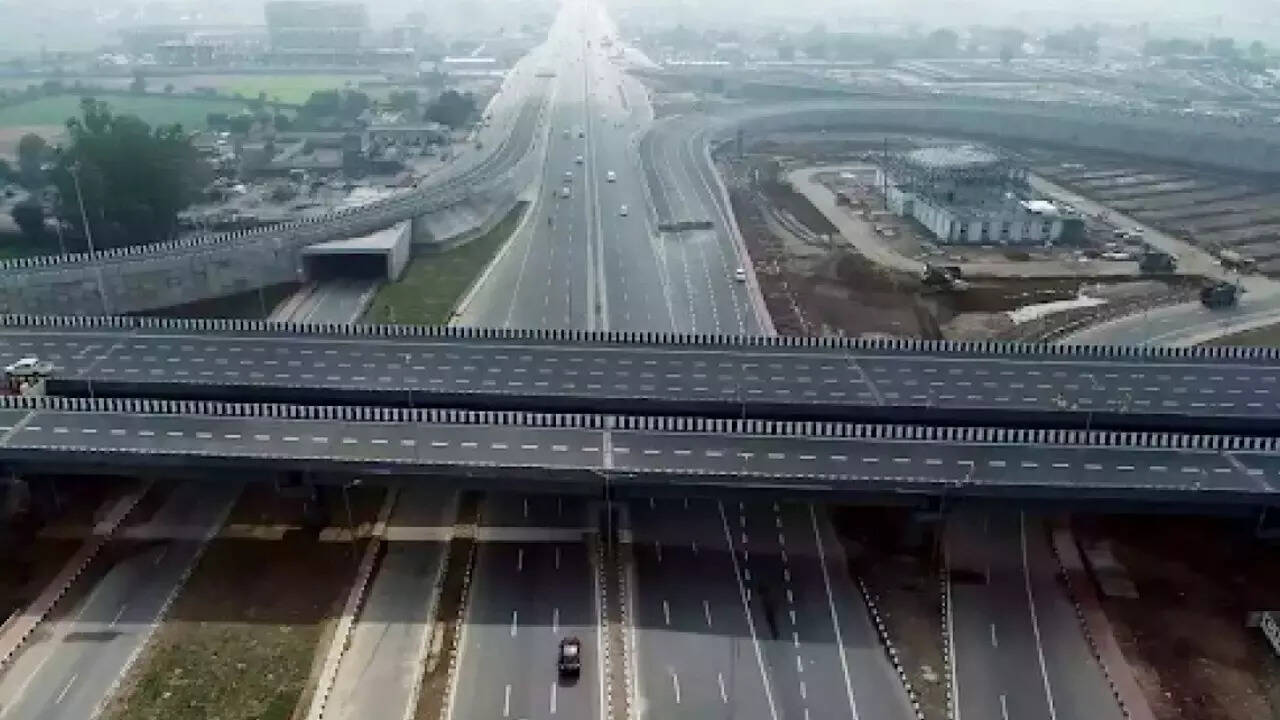यहां से सस्ते में पहुंचें