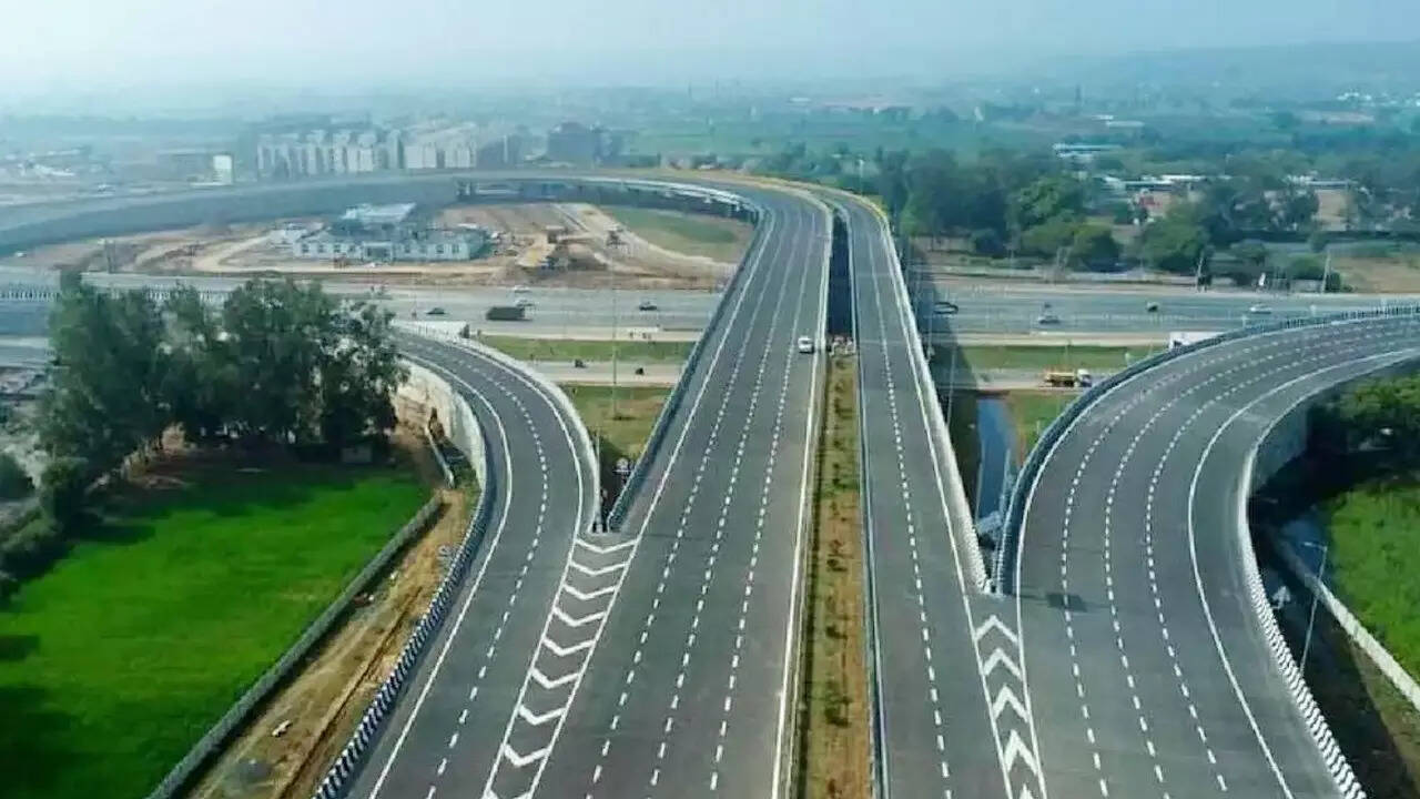 अभी कितना लगता है टोल