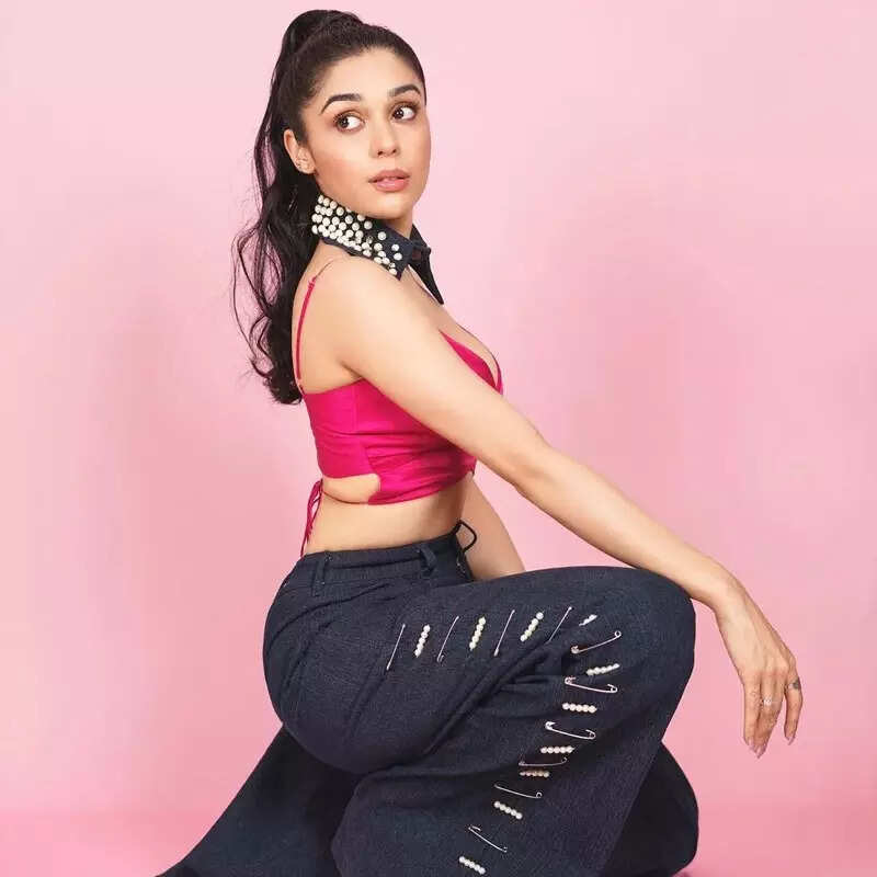 ईशा सिंह Eisha Singh
