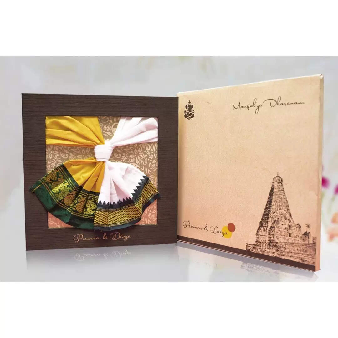 Sadi Card Designs: घर में है शादी तो बनवाएं ऐसे खूबसूरत कार्ड, देखें ...