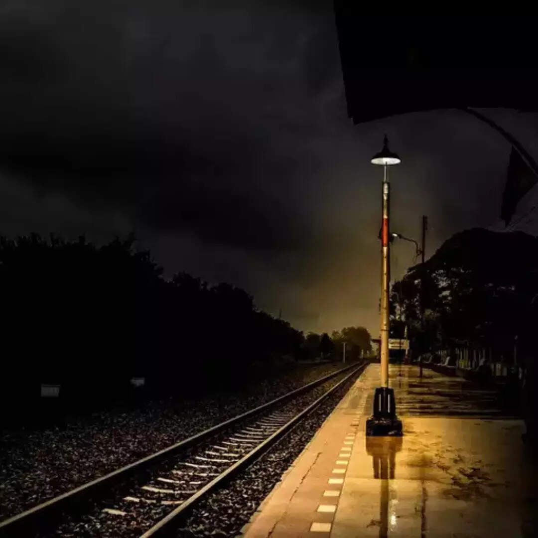 सोहागपुर रेलवे स्टेशन