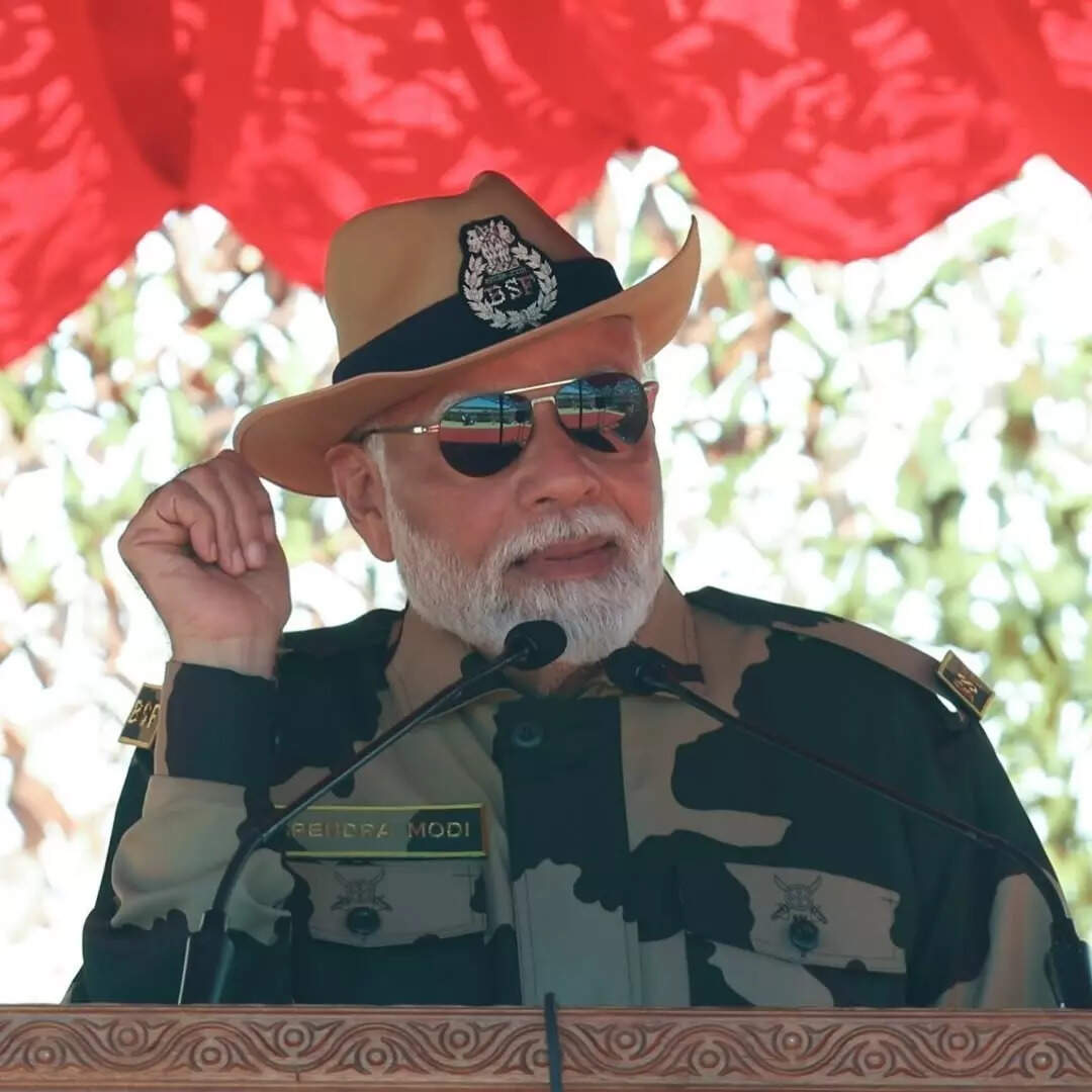 नंबर-4 नरेंद्र मोदी (Narendra Modi)