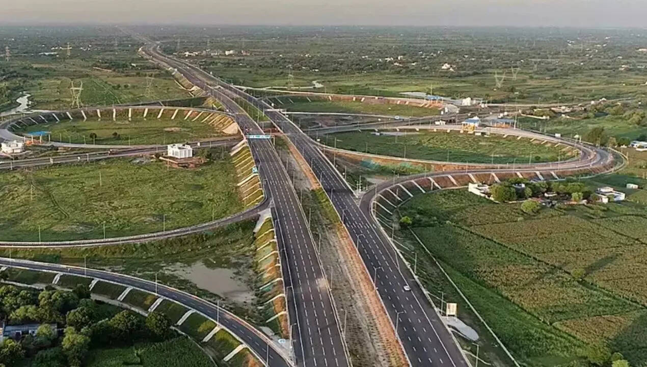 ग्रीन फील्ड एक्सेस नियंत्रित एक्सप्रेसवे