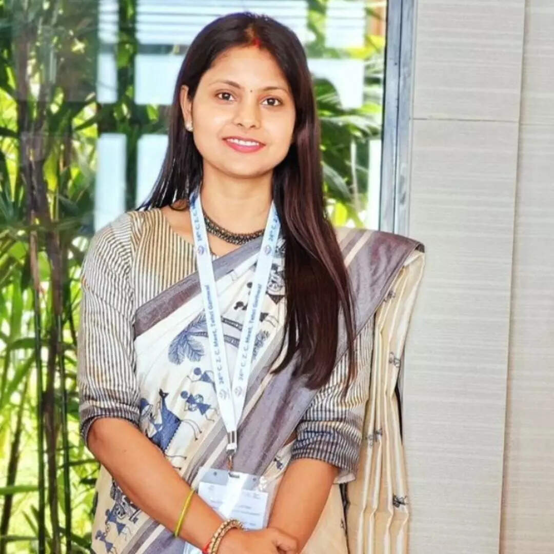 कौन हैं IAS आशिमा गोयल?