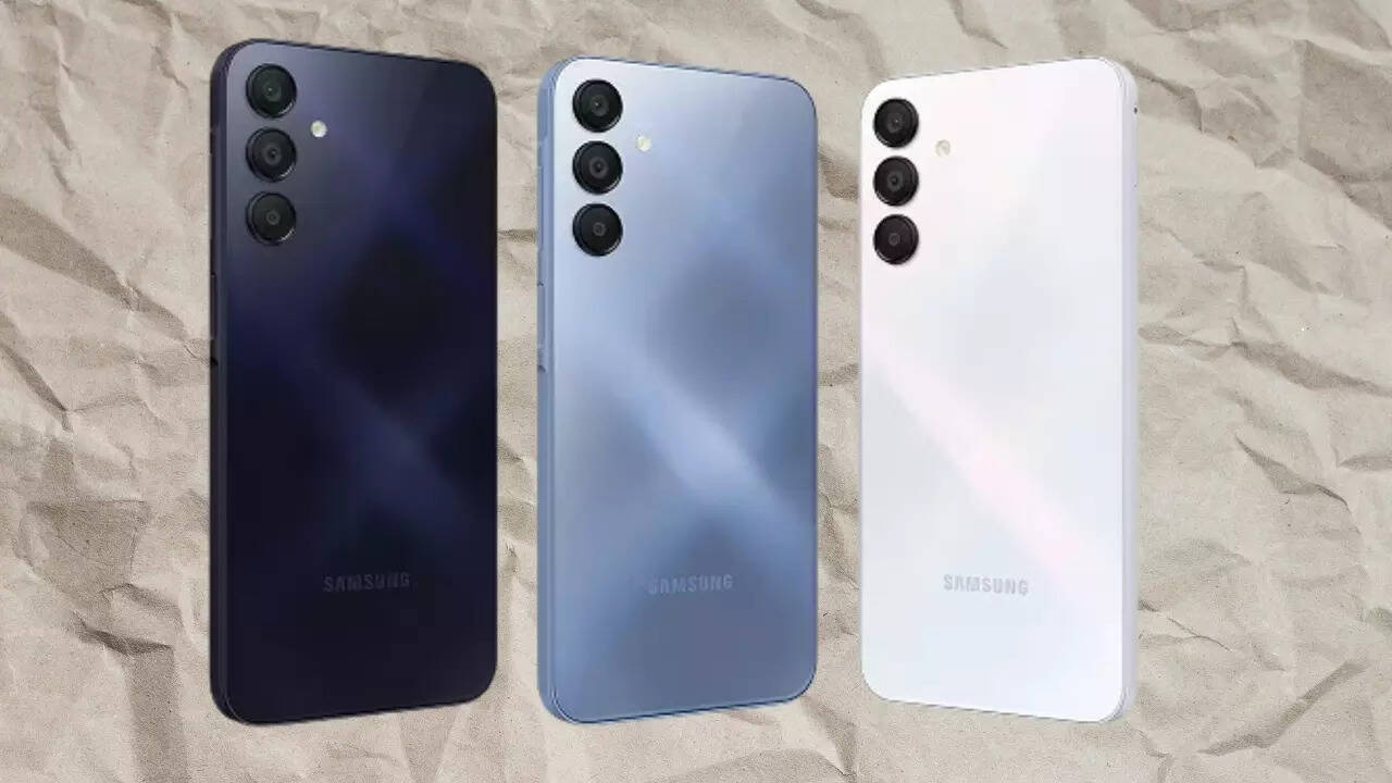 SAMSUNG Galaxy A15 5G (कीमत 15,999 रुपये)