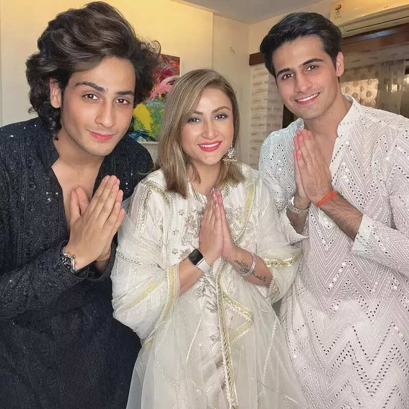 उर्वशी ढोलकिया Urvashi Dholakia