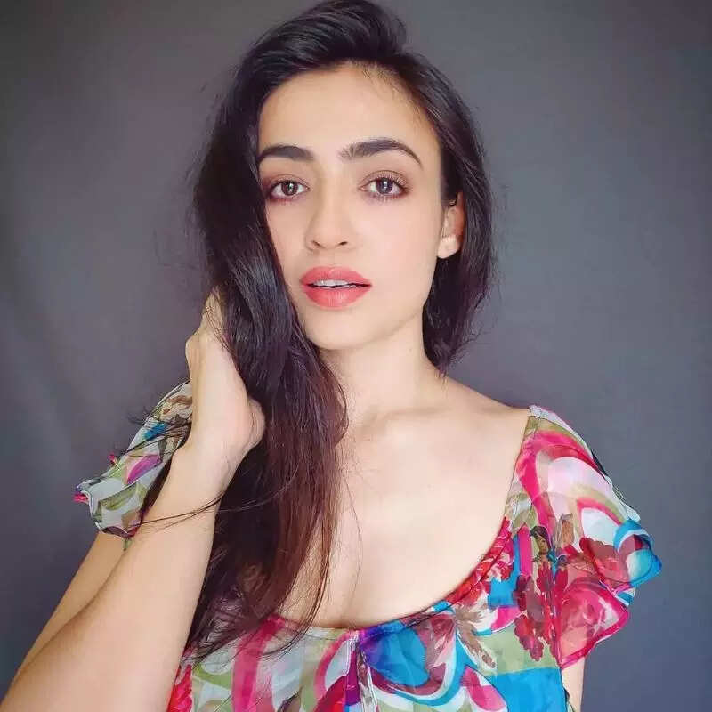 निधी सेठ (Nidhi Seth)