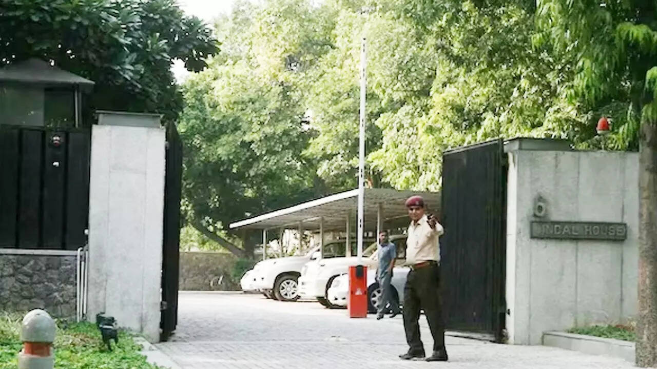 नवीन जिंदल का बंगला
