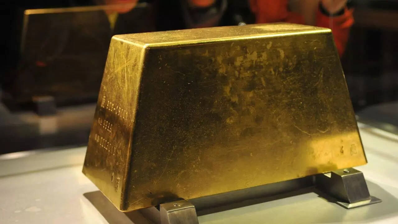 आकर्षण केंद्र बना यह सोने का बार