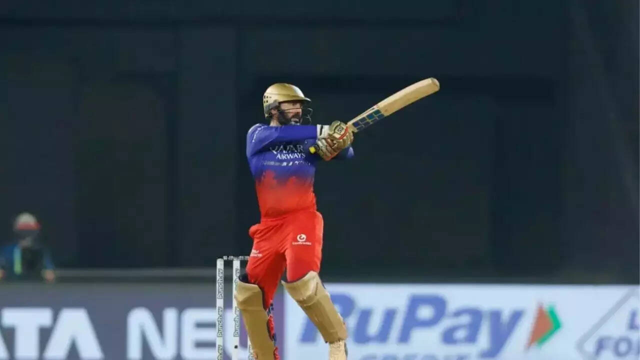दिनेश कार्तिक