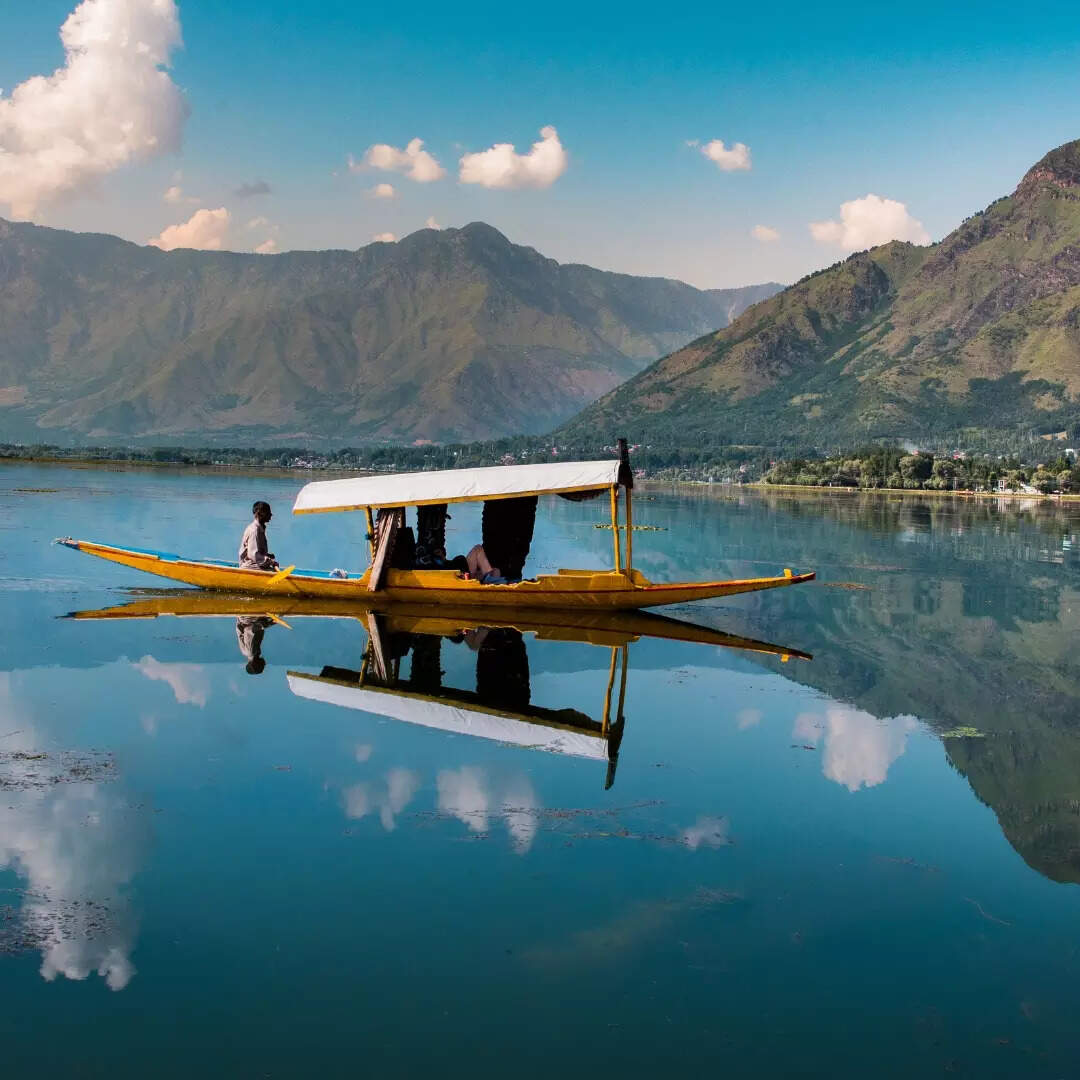 विदेशी माहौल