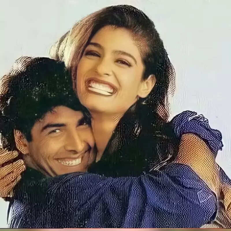 अक्षय-रवीना ( Akshay Kumar-Raveena Tandon) 