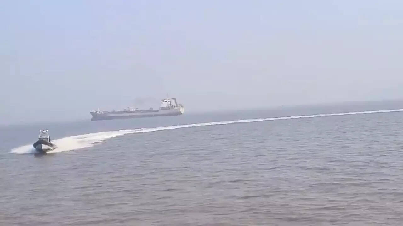 हादसे पर भारतीय नौसेना का बयान