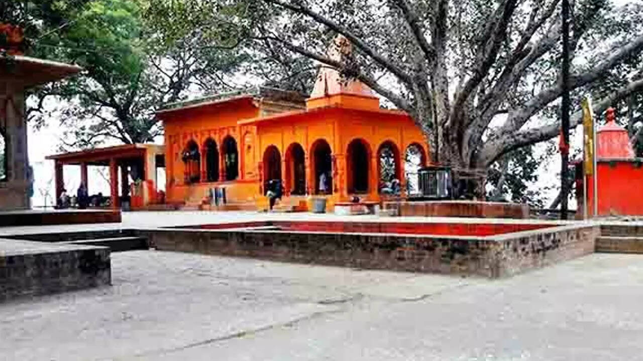 प्रतिमा से निकलता था खून