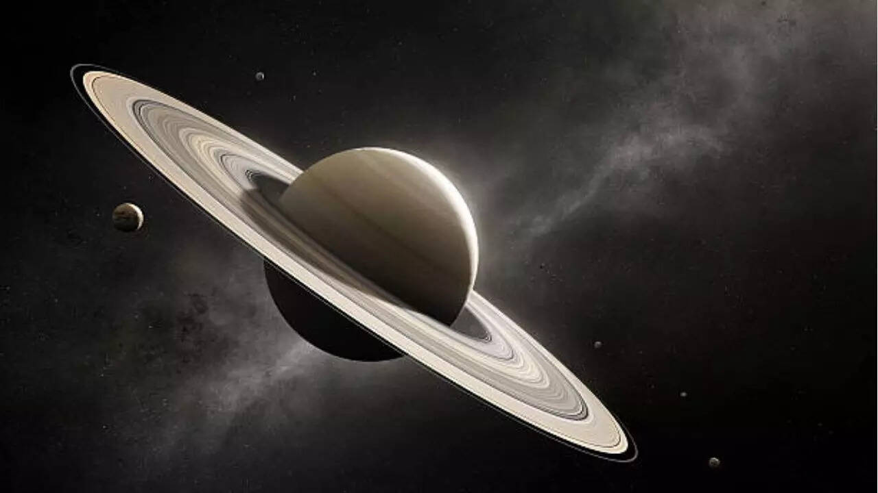 रिंग प्लैनेट के पास कितने चांद हैं?