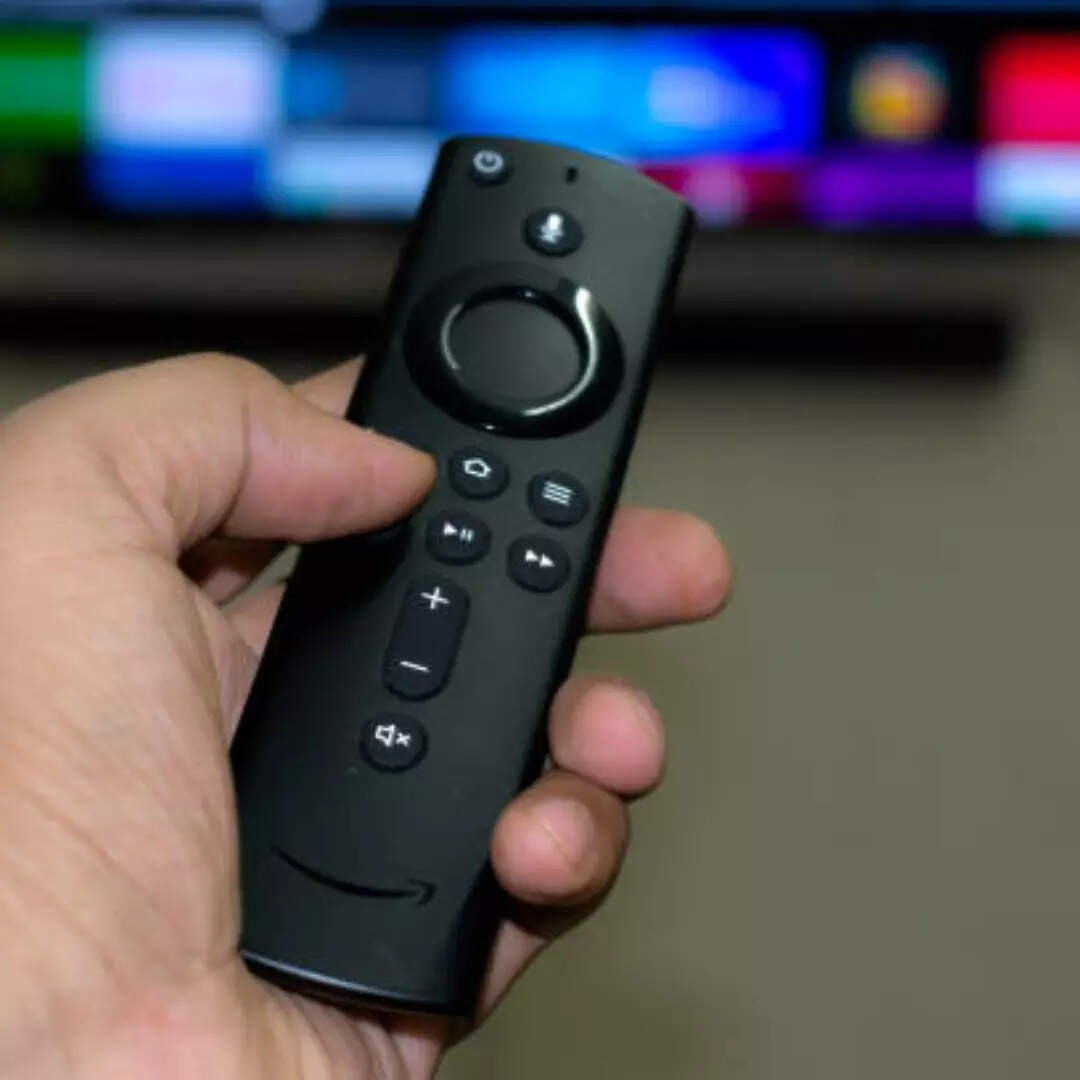 स्ट्रीमिंग स्टिक (Amazon Fire TV Stick या Google Chromecast)