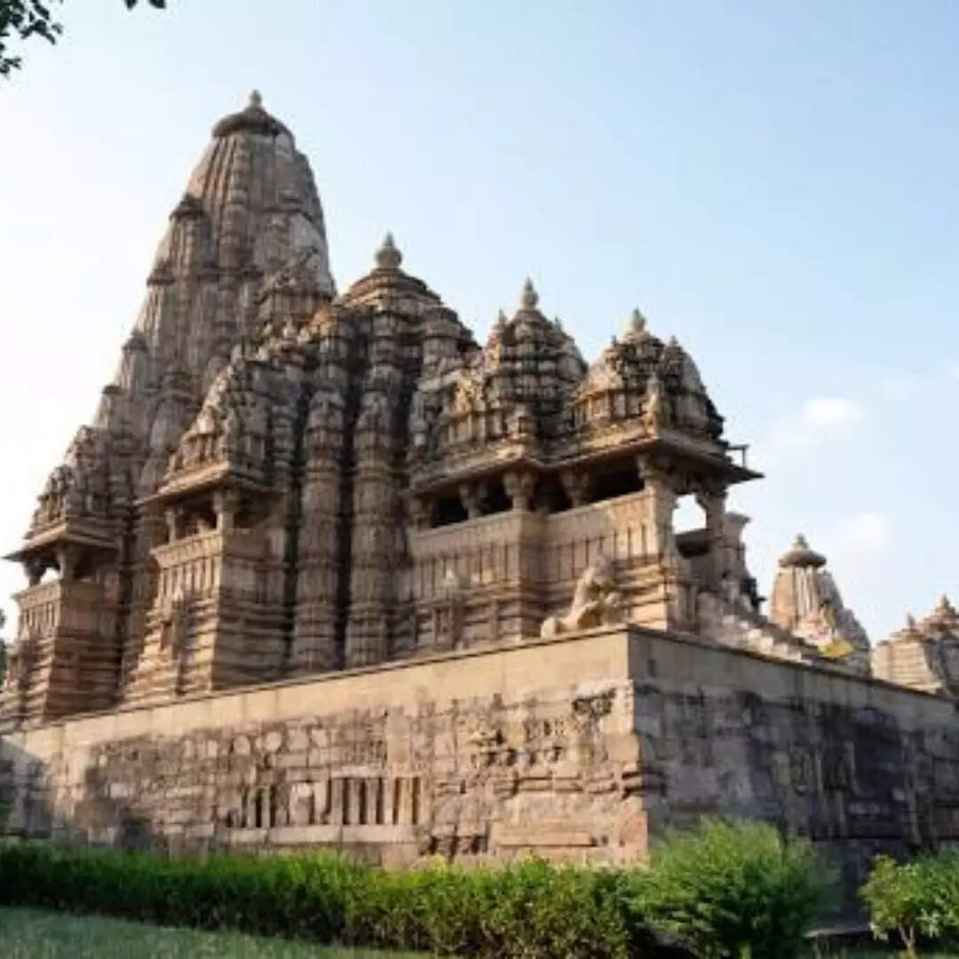 इन खूबसूरत मंदिरों की करें सैर