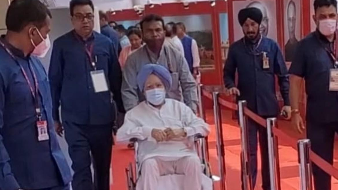 राष्ट्रपति चुनाव में वोटिंग के दौरान मनमोहन सिंह