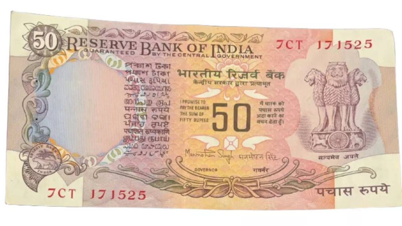 RBI गवर्नर का पद संभाल चुके हैं मनमोहन सिंह