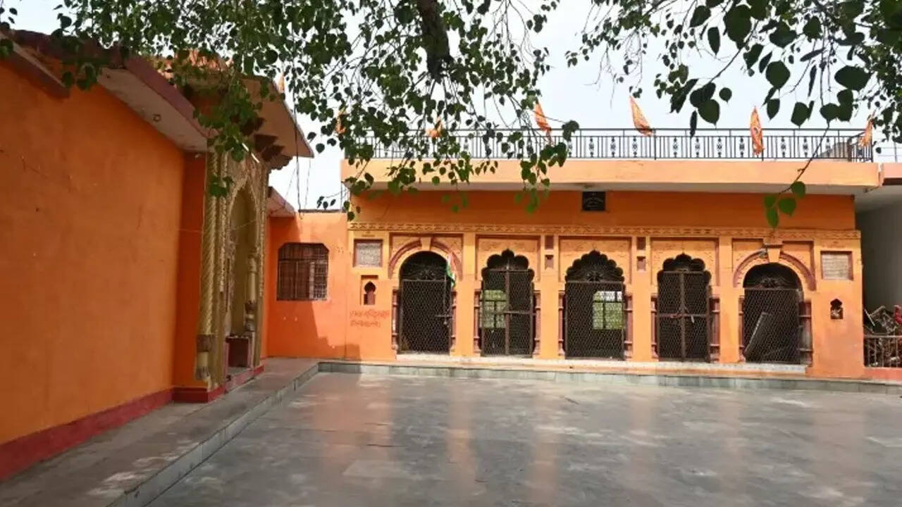 आश्रम का आध्यात्मिक वातावरण