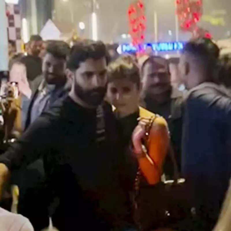 गाड़ी तक नहीं थी मौनी रॉय की जाने की हालत