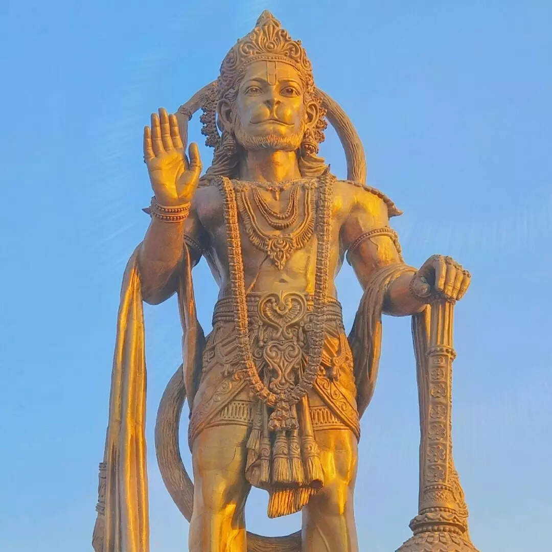 किस धातु को होनी चाहिए मूर्ति