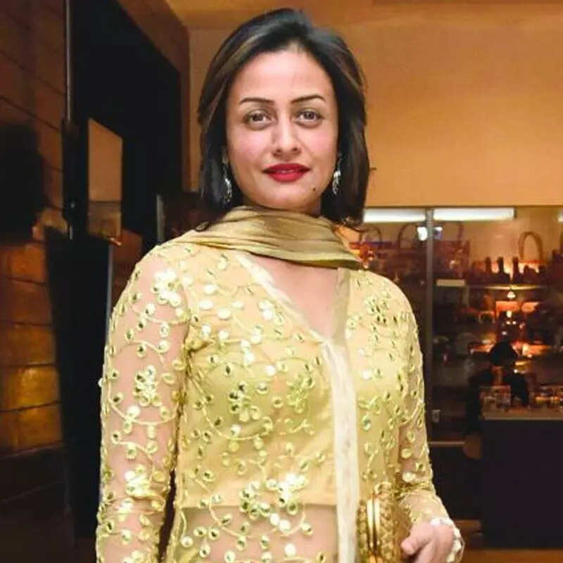 नम्रता शिरोडकर