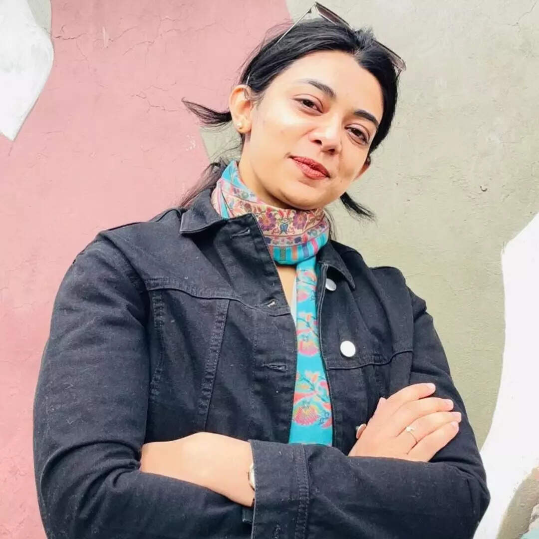 Meet IAS Rupal Rana Daughter of ASI Delhi Police Cracked UPSC with Rank ...