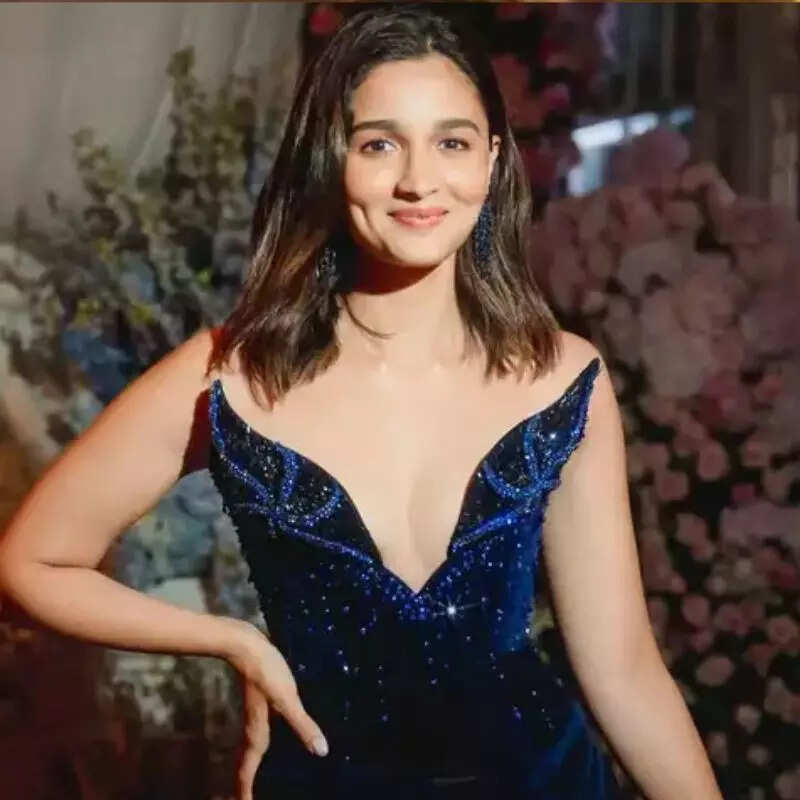 आलिया भट्ट ( Alia Bhatt) 
