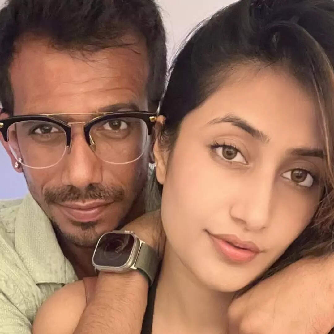 दोनों में कोई बोलने को तैयार नहीं था