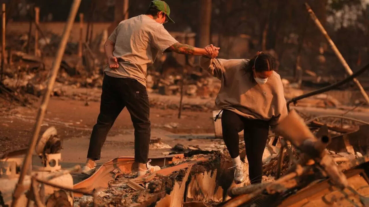 कैसे उत्पन्न होती हैं सांता एना हवाएं?