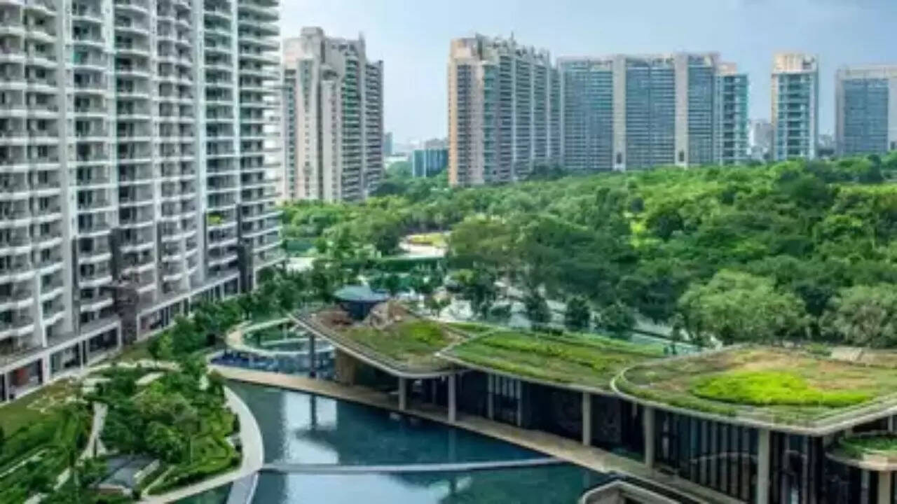 10,000 और 12,000 वर्ग फुट के फ्लैट्स