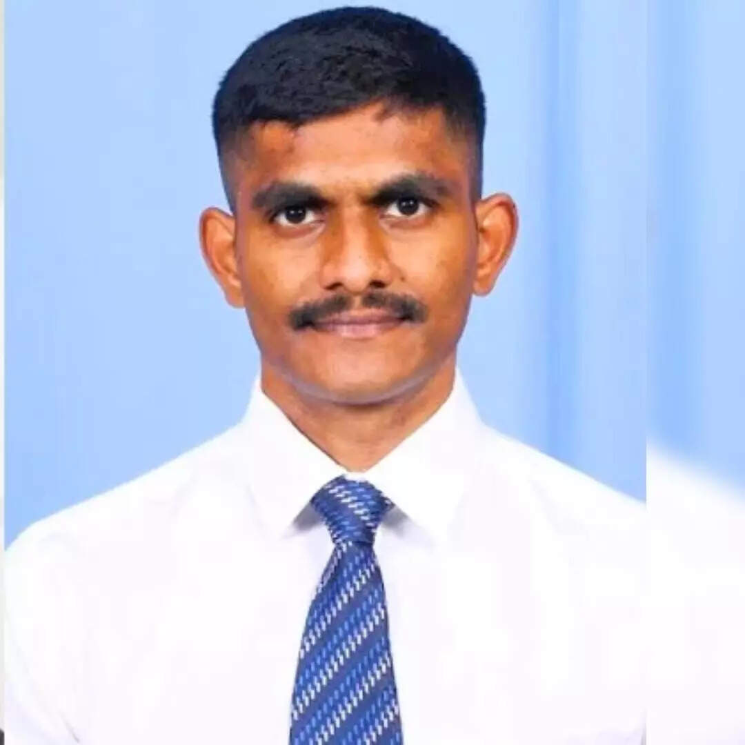 सिविल सेवा परीक्षा पास करने के लिए चाहिए समर्पण भाव Uday Krishna Reddy Success Story Biography