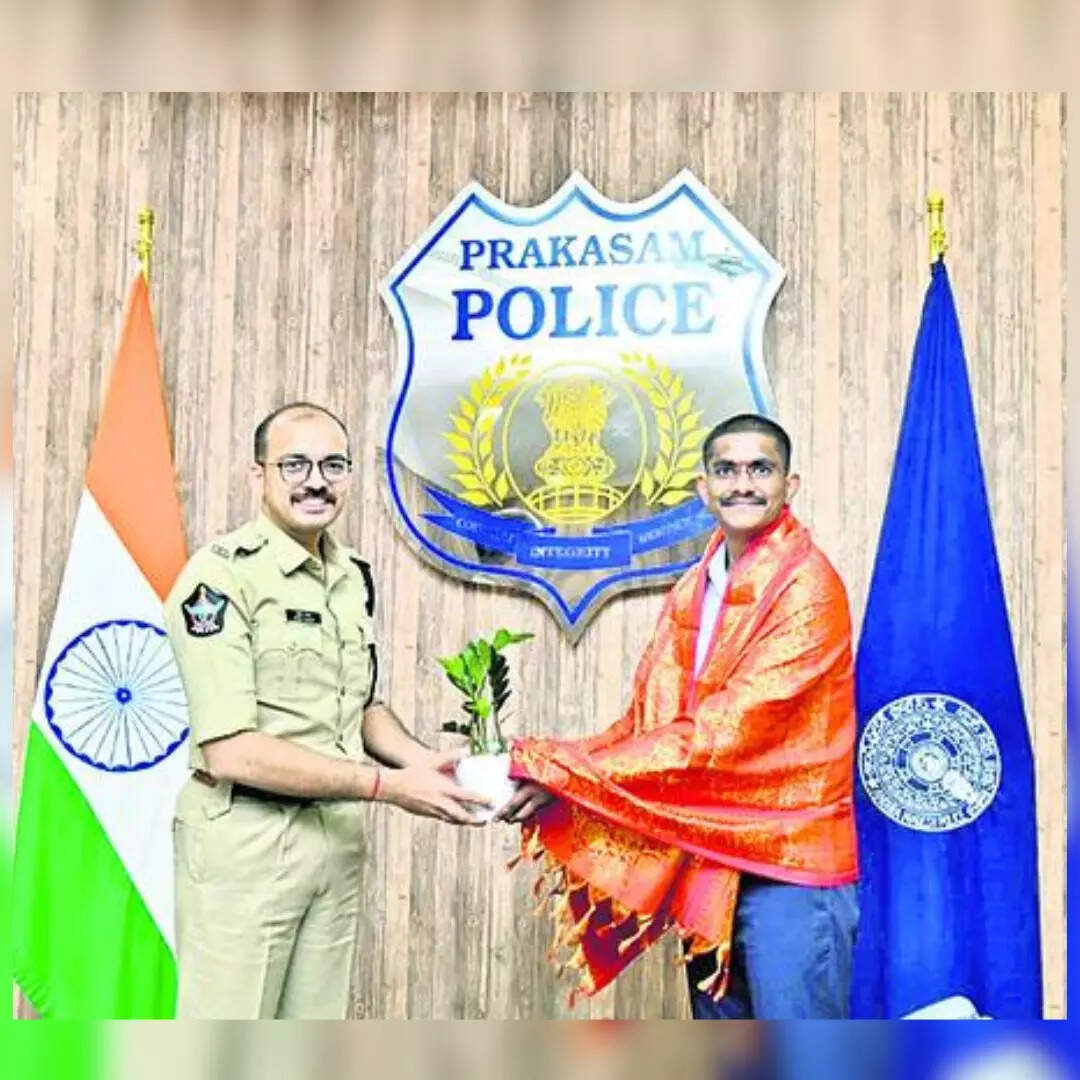 आत्मसम्मान के लिए कांस्टेबल पद से दिया इस्तीफा फिर ऑफिसर बनने के लिए पास की UPSC